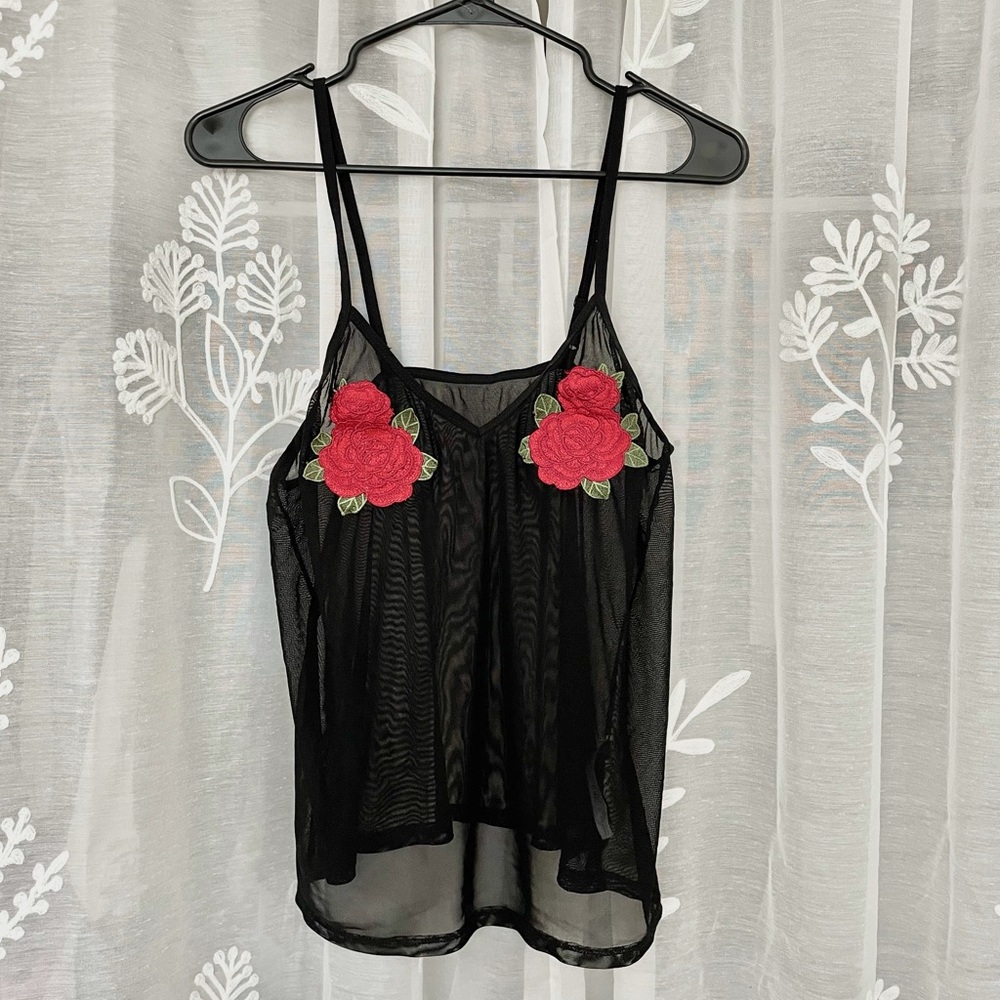 Rosebud sheer tank 🥀